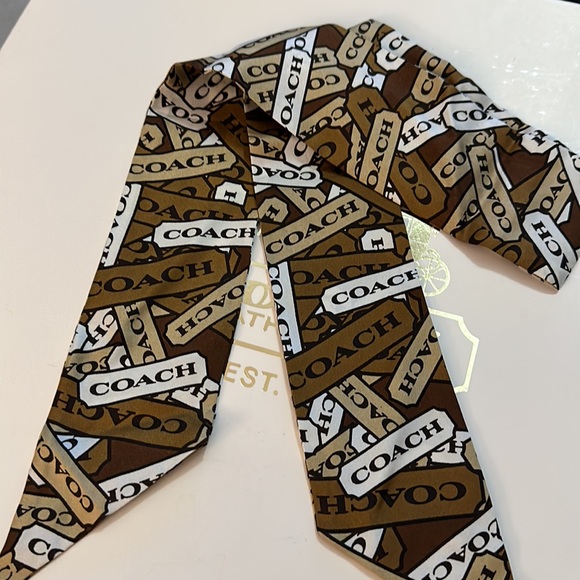 NWT Coach Signature Vintage Scarf - Picture 2 of 5